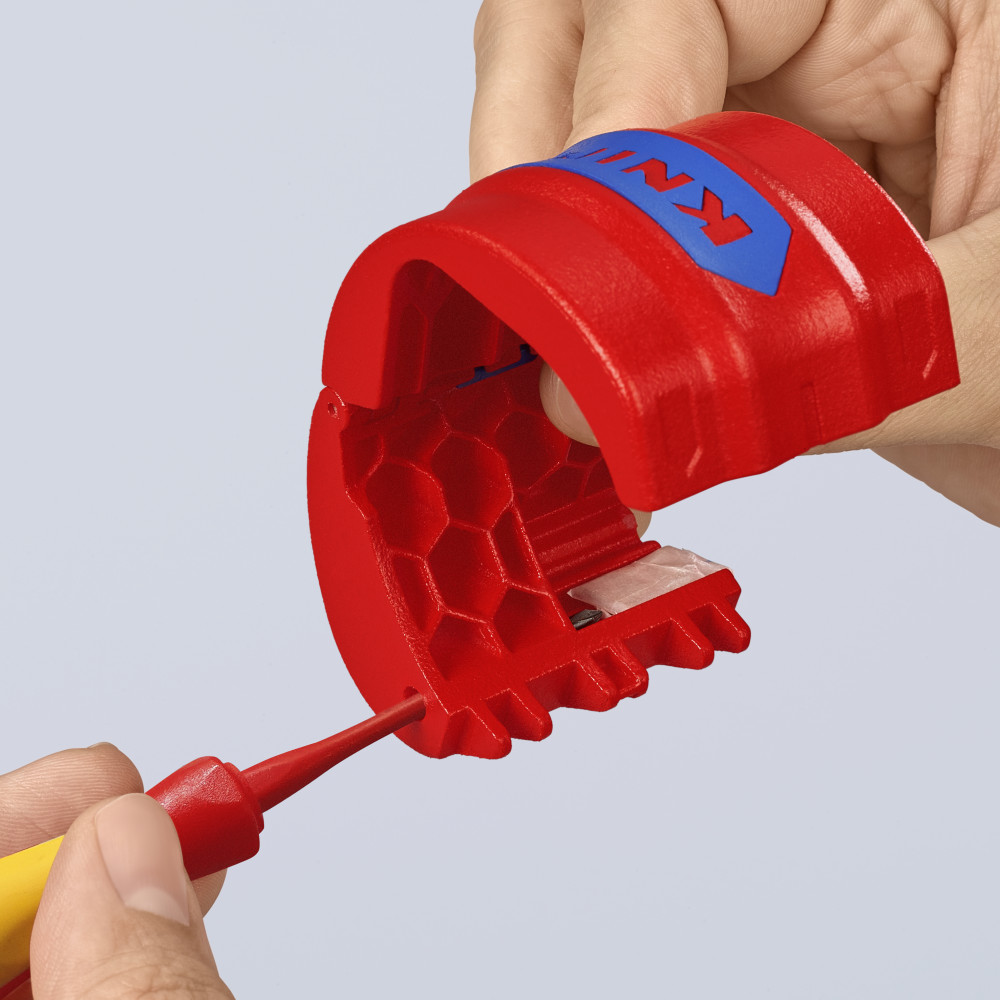 COUPE TUBE PVC Ø20 A 50MM BIX 902210BK