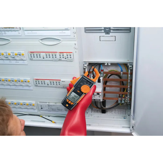 testo-770-3-clamp-meter-appliction-electrical-cabinet-2024
