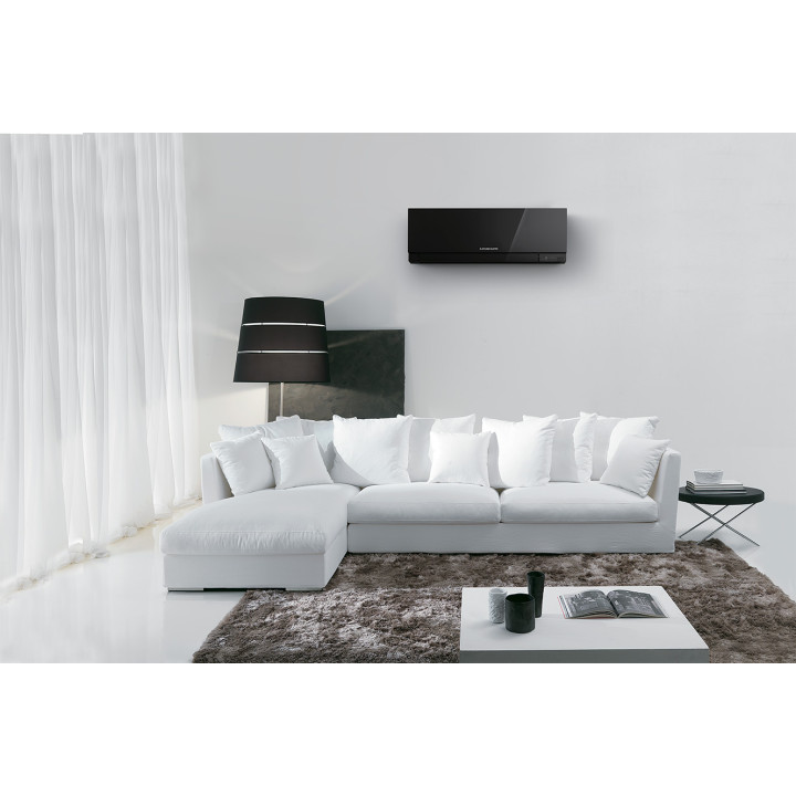 RAC-MSZ-EF-NOIR-VISUEL-AMBIANCE-SALON-CANAPE-BLANC